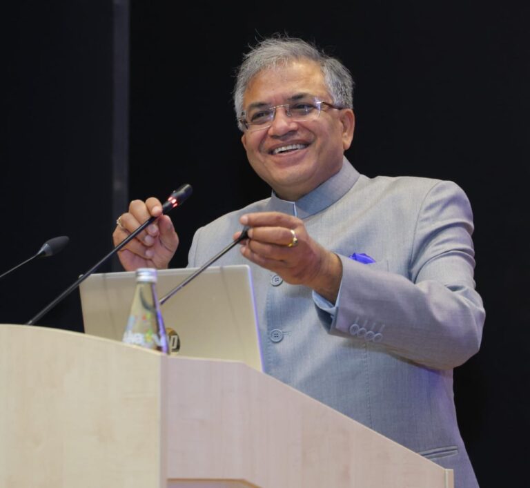 मुख्य-निवडणूक-आयुक्त-ज्ञानेश-कुमार-प्रशिक्षणाच्या-उद्घाटनप्रसंगी-1