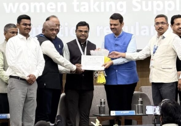 संपूर्णता-अभियानात-उत्कृष्ट-कामगिरीबद्दल-चंद्रपूर-जिल्हाधिकारी-सन्मानीत-2
